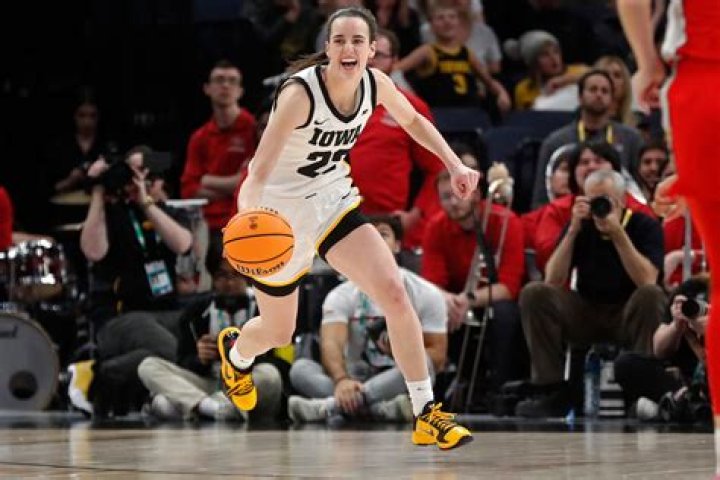 Ella Mai And Basketball Player: A Unique Connection